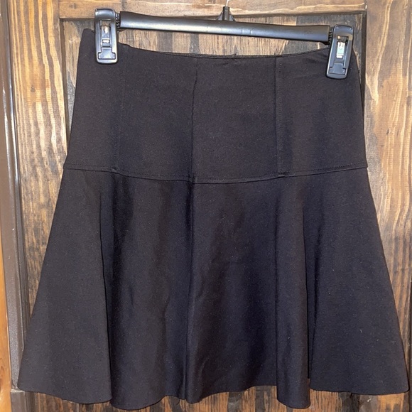 ❤️❤️❤️NWOT BLACK SKIRT❤️❤️❤️ - Picture 2 of 7